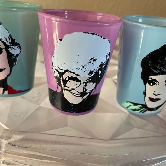 Golden Girls Retro 2 Ounce Shot Glasses - Picture 4 of 10